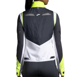BROOKS Women's Run Visible Insulated Vest (134 - White/Asphalt/Nightlife) -Brooks Store 0F2B9710 CB30 45C2 A53A 2FA41201B78D