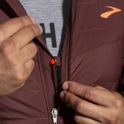 BROOKS Men's Shield Hybrid Jacket 2.0 (223 - Run Raisin/Copper) -Brooks Store 211415 223 d3 shield hybrid jacket mens running jacket