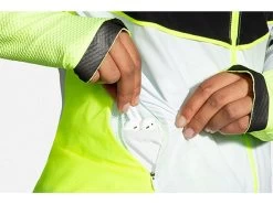 BROOKS Women's Carbonite Vest (025- Icy Grey/Black/Nightlife) -Brooks Store 221498 030 D3 Carbonite Vest