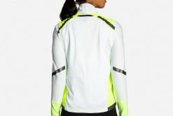 Women's Brooks Carbonite Vest Run Visible Collection - 221498-030 -Brooks Store 221498 030 MB Carbonite Vest 1