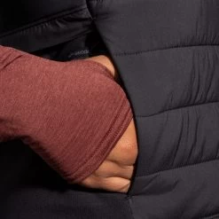 Women's Brooks Shield Hybrid Vest 2.0 - 221556-001 14 Women's Brooks Shield Hybrid Vest 2.0 - 221556-001 -Brooks Store 221556 001 D3 Shield Hybrid Vest 2