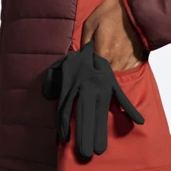 BROOKS Women's Shield Hybrid Jacket 2.0 (223 - Run Raisin/Copper) -Brooks Store 221557 223 d1 shield hybrid jacket womens running jacket