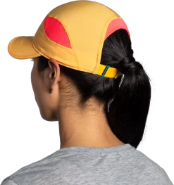 BROOKS Chaser Hat (813 - Sun Glow/Hyper Pink/Run Happy) -Brooks Store B9B705F9 0652 47D4 BCFE AEEBA3960759